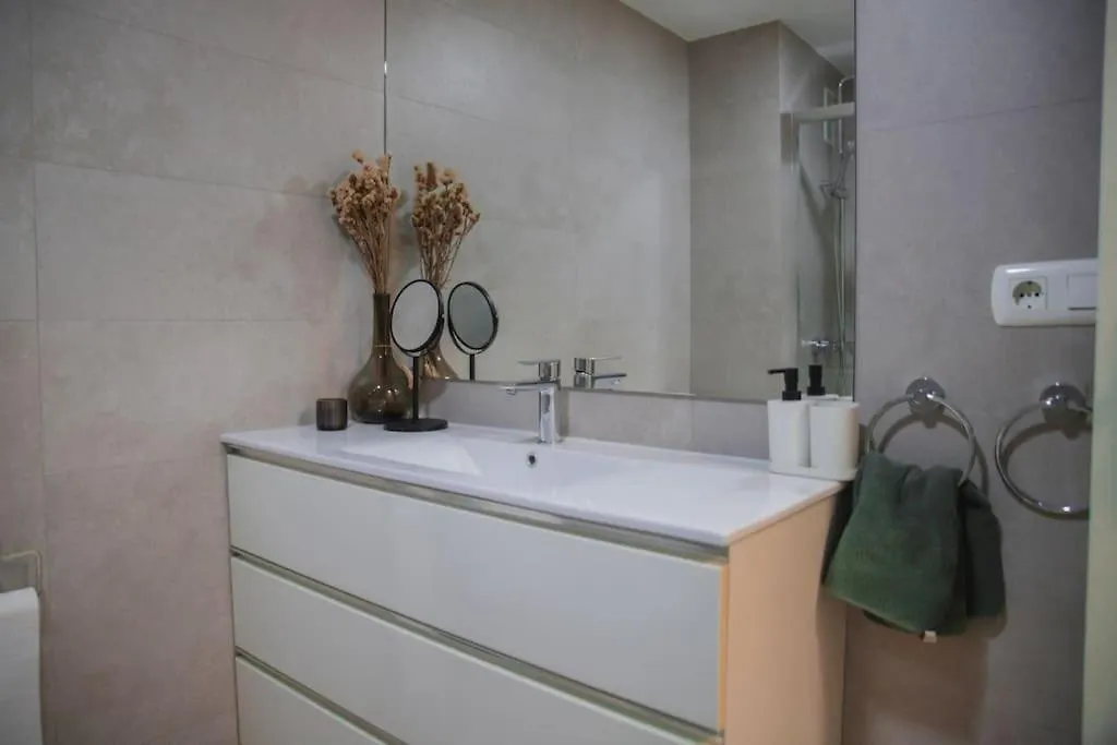 Appartement Luxurious Marbella Retreat With Sea View Terrace à Málaga