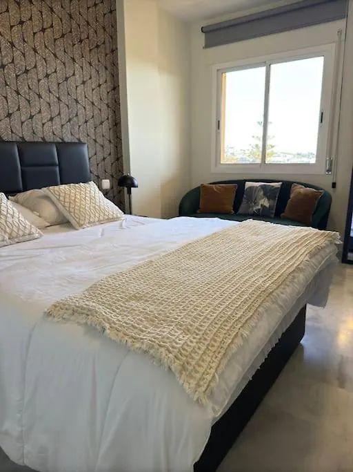 Appartement Luxurious Marbella Retreat With Sea View Terrace à Málaga Espagne